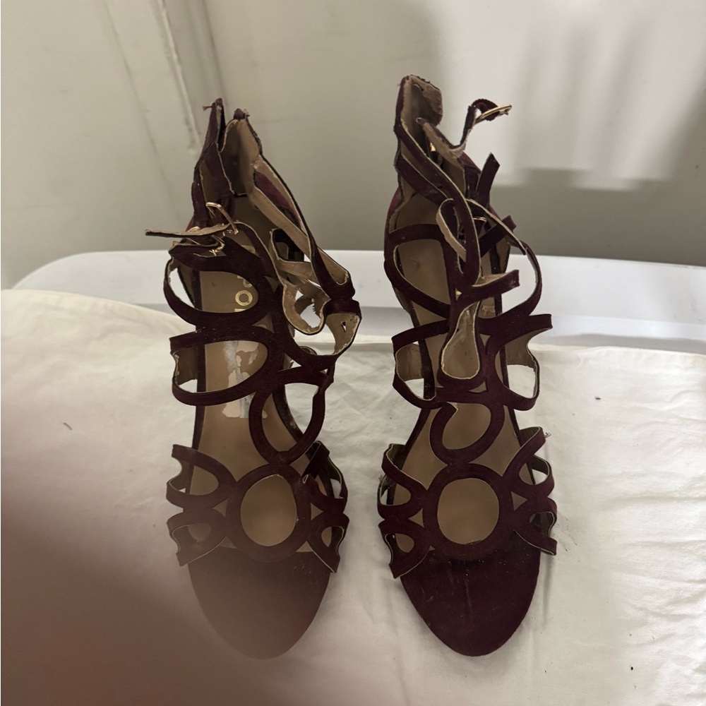 Report Burgundy High Heels with Strappy Design Stiletto Heel - size 10 4” NEW